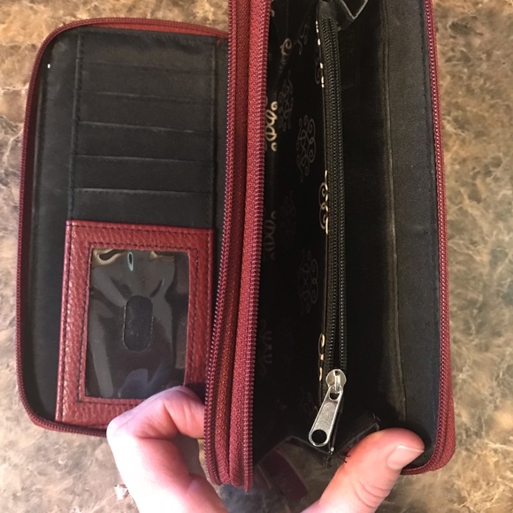 Red wallet - Picture 2 of 2